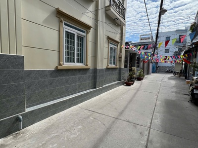 Gấp bán nhà tân thuận đông quận 7 , 3 tầng , 3 phòng ngủ , chỉ 4,2 tỷ, nhà mới vào ở ngay 0