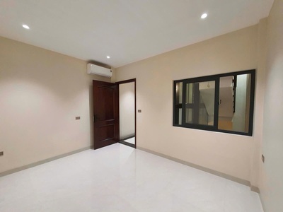 Bán nhà phân lô gần phùng chí kiên. 48m2, 6 tầng, mt 4m, gara ô tô, thang máy, giá 17.5 tỷ 3
