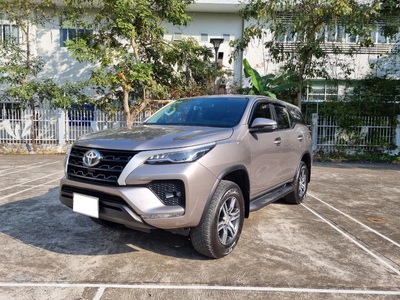 Bán xe Toyota Fortuner 2023 2.4G 4x2 MT dầu, màu đồng. 4