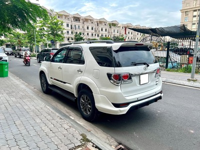 Bán xe Toyota Fortuner TRD 2016, số tự động, máy xăng 2.7V, màu trắng. 4
