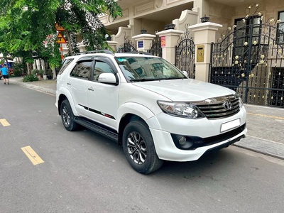 Bán xe Toyota Fortuner TRD 2016, số tự động, máy xăng 2.7V, màu trắng. 5