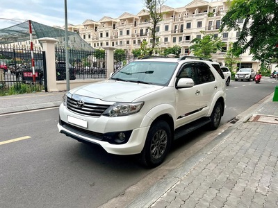 Bán xe Toyota Fortuner TRD 2016, số tự động, máy xăng 2.7V, màu trắng. 6