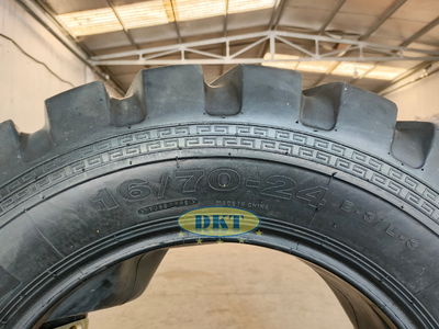 Lốp 16/70-24 18PR SIBA - Lốp xúc lật 3