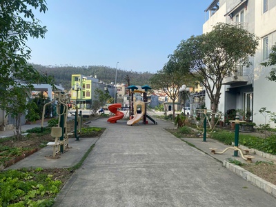 Bán rẻ căn lk san hô. hướng nam, view biển. đầy đủ nội thất, chỉ việc về ở. khu đô thị mới bim - 3