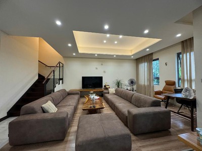 Bán biệt thự  nguyễn xiển - 171m2 - 4 tầng - vỉa hè - kinh doanh - văn phòng - an ninh tốt chỉ 61 tỷ 2
