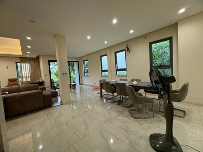 Bán biệt thự  nguyễn xiển - 171m2 - 4 tầng - vỉa hè - kinh doanh - văn phòng - an ninh tốt chỉ 61 tỷ 4
