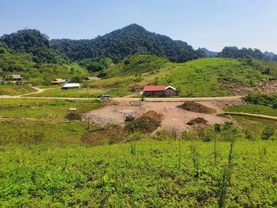 Chính chủ cần sang nhượng mảnh đất hơn 2 héc ta tại tà số mộc châu, giá chưa đến 600 ngàn/1m2. 0