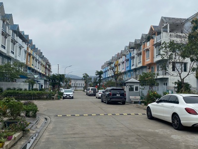 Bán rẻ căn lk san hô. hướng nam, view biển. đầy đủ nội thất, chỉ việc về ở. khu đô thị mới bim - 4