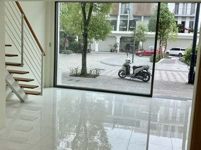 Chính chủ cho thuê lâu dài tầng 1 shophouse  tại the manor central park 3