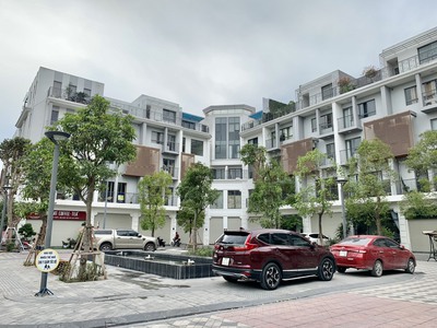 Chính chủ cho thuê lâu dài tầng 1 shophouse  tại the manor central park 2