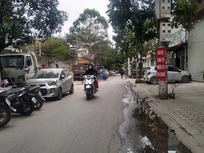 Cho thuê nhà nguyên căn 4 tầng không chung chủ, mặt phố lò đúc 2