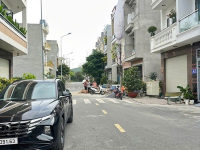 Ngộp Bank Cần Bán Gấp Đất Mặt Tiền 4x15 Gần Vincom Dĩ An 3