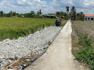 2039m2 đất lúa có 800m2 thổ đất 2 mặt tiền đường beton xã Lương Hòa, huyện Bến Lức giá 6,7 tỷ 4