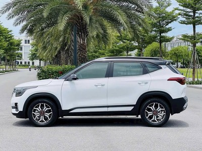 Bán xe Kia Seltos 2022 1.6 Premium, màu trắng. 1