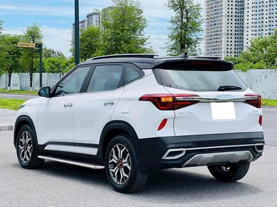 Bán xe Kia Seltos 2022 1.6 Premium, màu trắng. 3