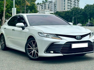 Bán xe Toyota Camry 2.5Q 2022, màu trắng. 8