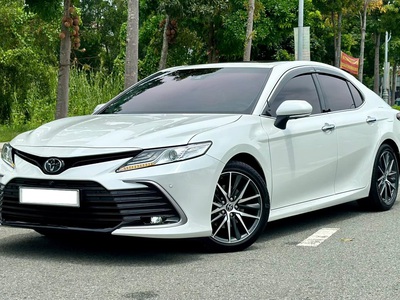 Bán xe Toyota Camry 2.5Q 2022, màu trắng. 9