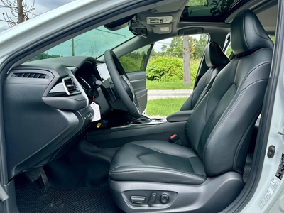 Bán xe Toyota Camry 2.5Q 2022, màu trắng. 12