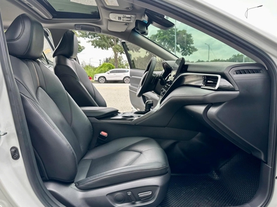 Bán xe Toyota Camry 2.5Q 2022, màu trắng. 16