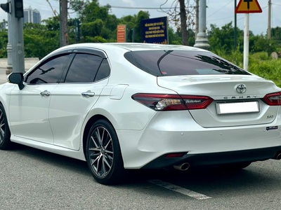 Bán xe Toyota Camry 2.5Q 2022, màu trắng. 4