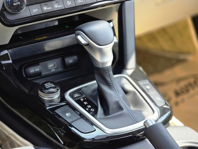 Bán xe Kia Seltos 2022 1.6 Premium, màu trắng. 14
