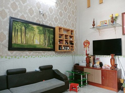 Bán nhà mặt phố q.9, 64m2, 2 tầng, 3.8 tỷ, sổ hồng 1