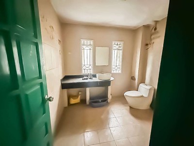 Bán nhà gia thụy long biên diện tích rộng 126m mặt tiền: 7m 19 tỷ ngõ thông oto 7 chỗ vào 3