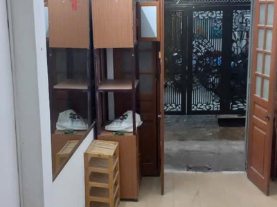 Cho thuê nhà ngõ gốc đề, 4.5 tầng, 20m2, 2 ngủ, 8 triệu - ở gđ, nhóm ít người 1