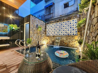 Nhà đẹp 3 tầng ,hồ bơi ,sân ô tô ,bàu năng -gần biển nguyễn tất thành - giá chỉ 6,75 tỷ . 3