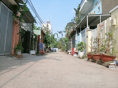 Bán nhà mặt phố q.9, 64m2, 2 tầng, 3.8 tỷ, sổ hồng 4