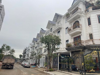 Chính chủ bán 3 lô biệt thự đền lừ, 336m, mt khủng 24m, 80 tỷ, mặt đường 3 ô tô, tt quận hoàng mai 0