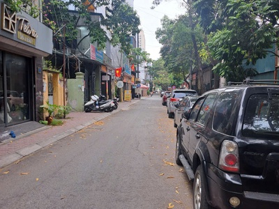 Cho thuê căn nhà ngõ 203 đường Hoàng Quốc Việt, DT 70m2 x 5 tầng có hè, đường rộng 10m 0