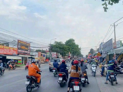 Bán nhà mặt tiền đường nhựa p. long bình gần kcn tân cảng, 5m x 43m chỉ 3ty6 0