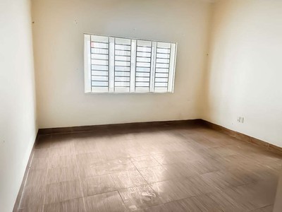 Bán nhà gia thụy long biên diện tích rộng 126m mặt tiền: 7m 19 tỷ ngõ thông oto 7 chỗ vào 4