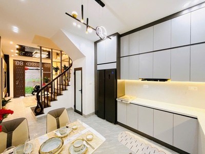 Duy nhất 1 căn nhà riêng nguyễn khang - cầu giấy - 42mx5 tầng ba bước ra phố nhà đẹp full nội thất 0