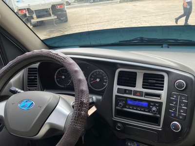 Xe tải HYUNDAI H150 Thùng mui bạt 3m6 Tải 1.5 tấn 0