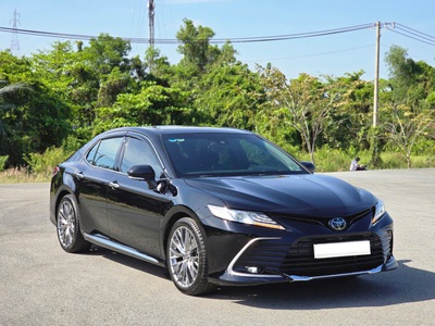 Bán xe Toyota Camry 2023 2.5Q màu đen. 2
