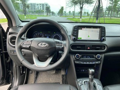 Bán xe Hyundai Kona 1.6 Turbo 2021 màu đen. 5