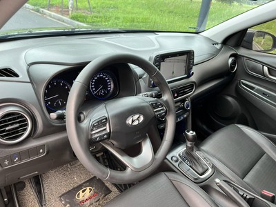 Bán xe Hyundai Kona 1.6 Turbo 2021 màu đen. 7