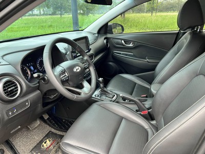 Bán xe Hyundai Kona 1.6 Turbo 2021 màu đen. 8