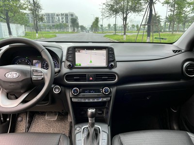 Bán xe Hyundai Kona 1.6 Turbo 2021 màu đen. 10