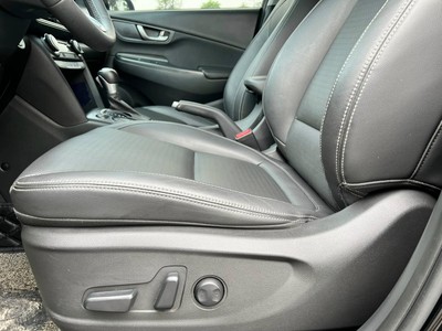 Bán xe Hyundai Kona 1.6 Turbo 2021 màu đen. 11