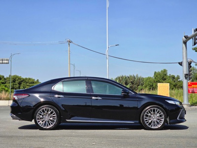 Bán xe Toyota Camry 2023 2.5Q màu đen. 5