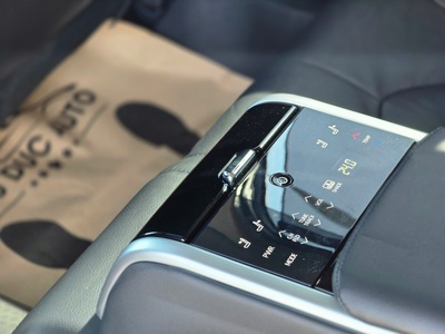 Bán xe Toyota Camry 2023 2.5Q màu đen. 14
