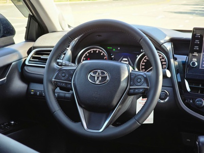 Bán xe Toyota Camry 2023 2.5Q màu đen. 17