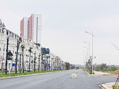Định cư úc cần bán lô góc shophouse liền kề louis city 3 đại mỗ, 240m, 5 tầng, 2 thoáng trước sau, 3