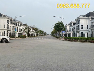 Bt hud mê linh,300m,17 tỷ,2 thoáng,sau view công viên. giá đầu tư 0