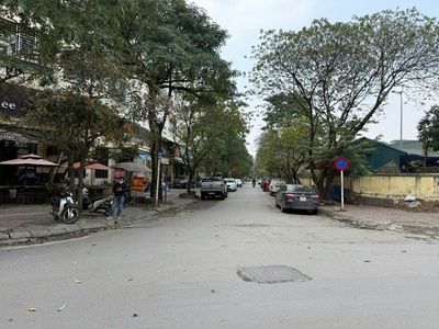 Bán gấp đất khu vip khu ngoại giao đoàn mặt đường to như phố ô tô tránh giá đầu tư 4