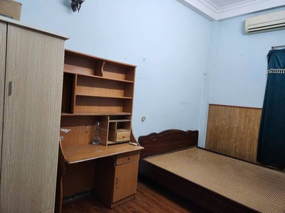 Cho thuê nhà ngõ tôn thất tùng 15m ra phố 4 tầng x 40m2, 4 ngủ, 15 triệu/th 3