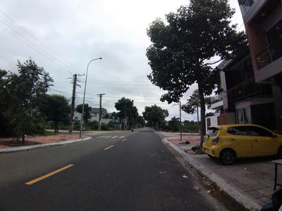 Chủ cần bán gấp 1 nền vị trí kinh doanh sầm uất tt long điền brvt 2